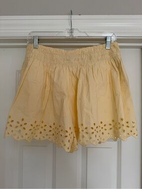 butter yellow zara eyelet mini shorts size medium